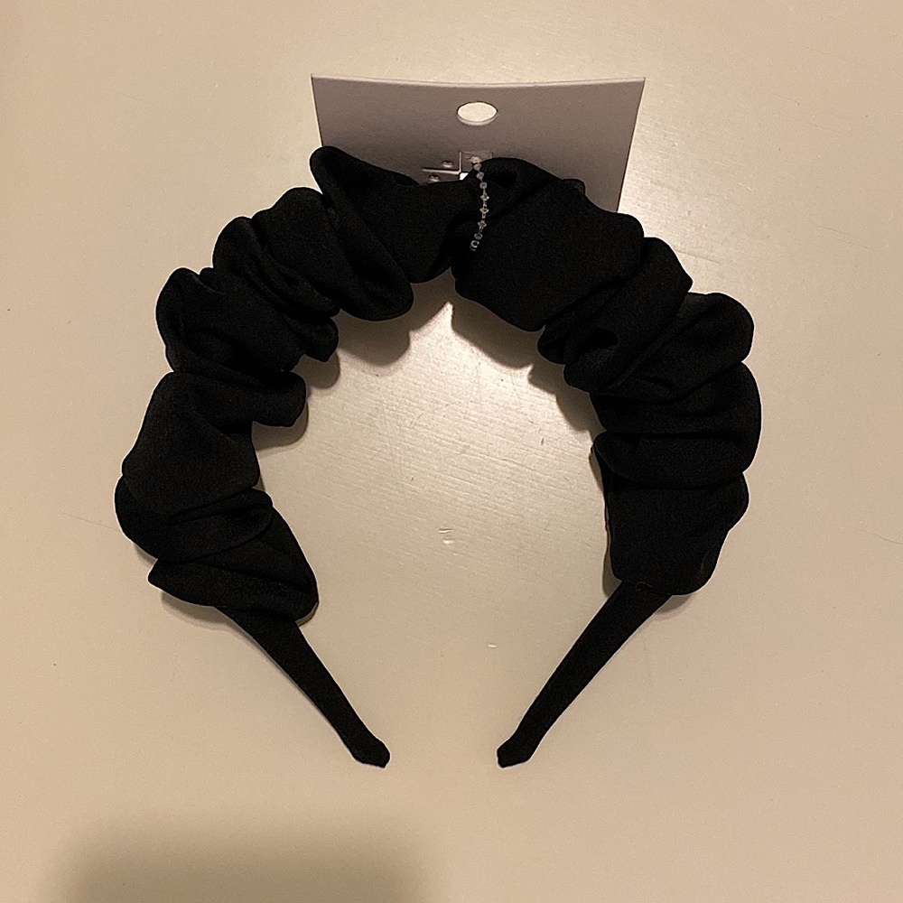 NWT Ruched black chunky headband